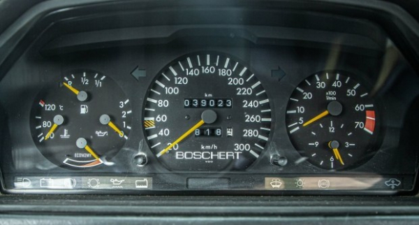 Виявлено єдиний у світі Mercedes-Benz E-Class із дверима &laquo;крило чайки&raquo;