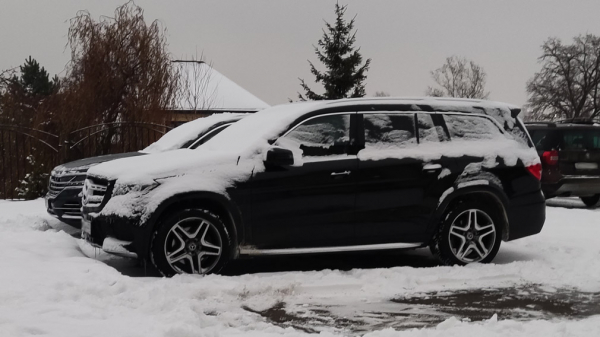 Эксперт перечислил хитрости, которые спасут после обледенения автомобиля