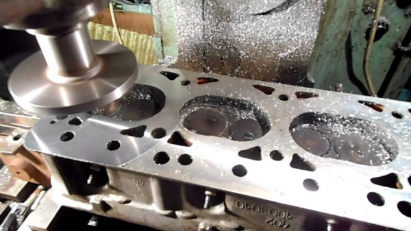 Как делается шлифовка головки блока цилиндров своими руками Как делается шлифовка головки блока цилиндров своими руками