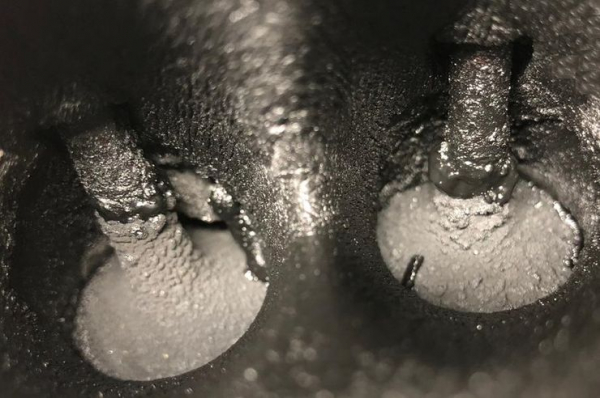 Отчего почти у всех современных машин так много грязи на клапанах