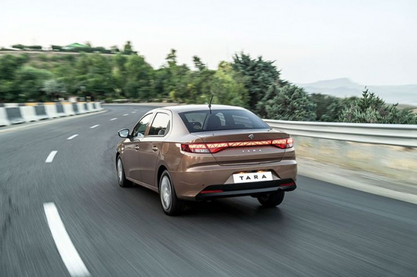 Понеслась: Иран объявил о начале экспорта машин в Россию