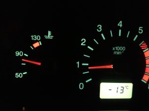 При езде падает температура мотора