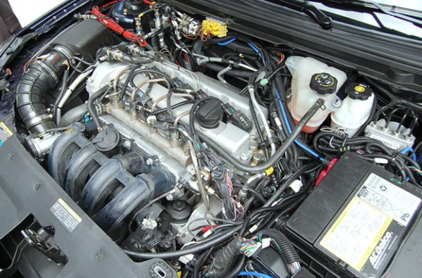 Скрежет, стук или свист во время запуска мотора