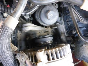 Скрежет, стук или свист во время запуска мотора