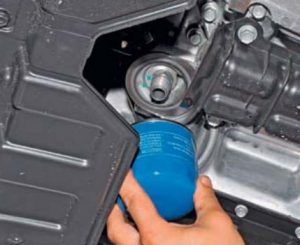 Снятие масляного фильтра без специального ключа