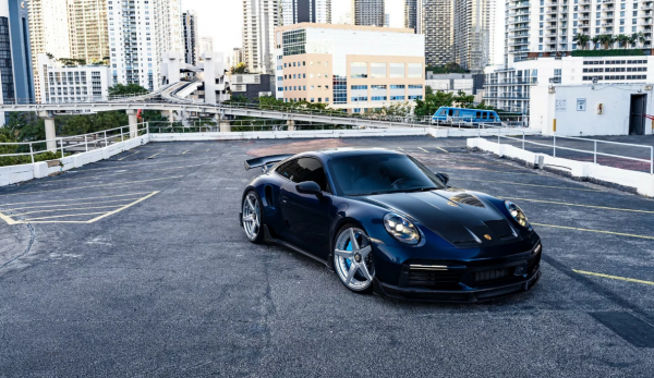 Тюнер 1016 Industries обновляет Porsche 911 Turbo S в стиле GT3