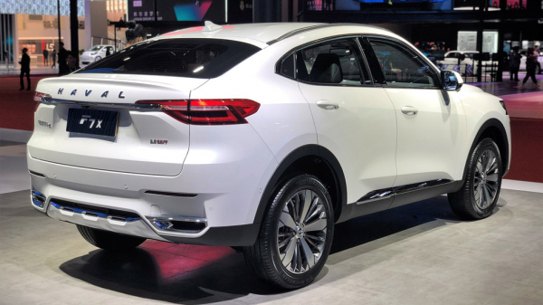 В России на 50 тыс. рублей подорожали кроссоверы Haval F7 и F7x в топовых версиях