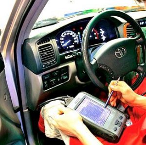 Загорелась ошибка двигателя: что делать и как стереть