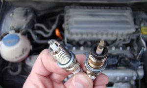 Заливает свечи зажигания: как завести двигатель