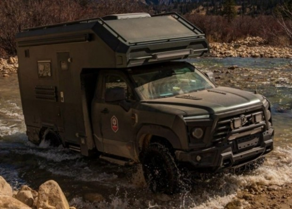 Dongfeng Warrior M20 перетворили на екстремальний кемпер