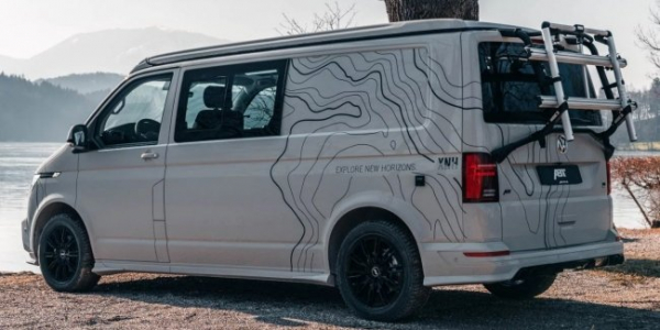 Фургон Volkswagen Transporter перетворили на розкішний автобудинок