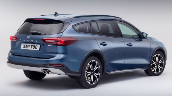 У московского автодилера заметили Ford Focus четвертого поколения