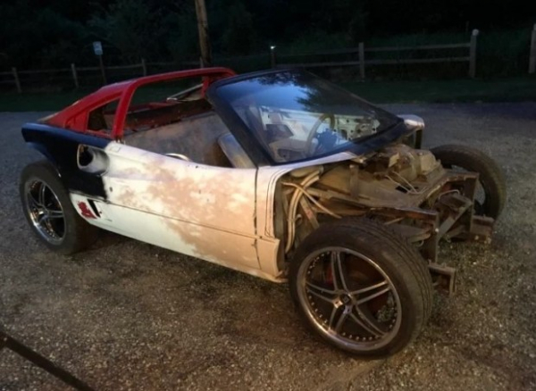 Класичний спорткар Ferrari 80-х отримав зухвалий та незвичайний тюнінг