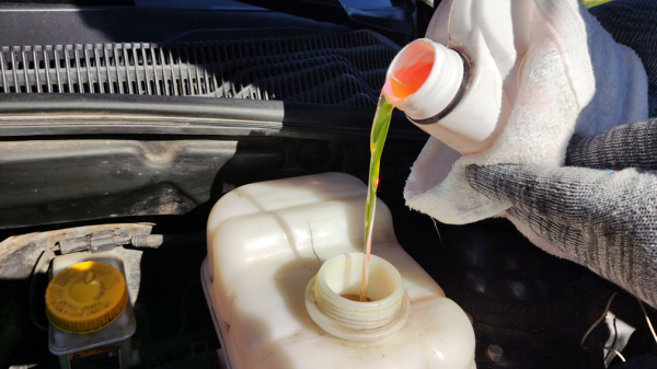 Что будет, если долго не менять антифриз в автомобиле