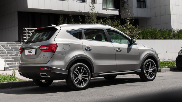 Кроссовер DFM 580 стал дороже на 91 тыс. рублей