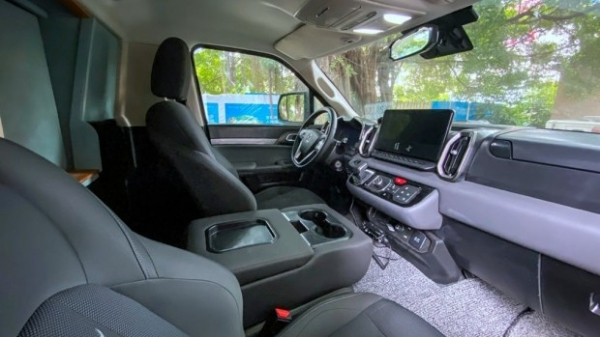 Dongfeng Warrior M20 перетворили на екстремальний кемпер