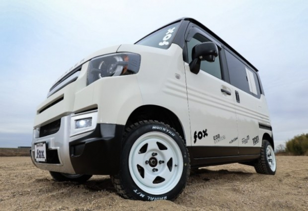 Компактний мінівен Honda &laquo;перетворили&raquo; на Defender