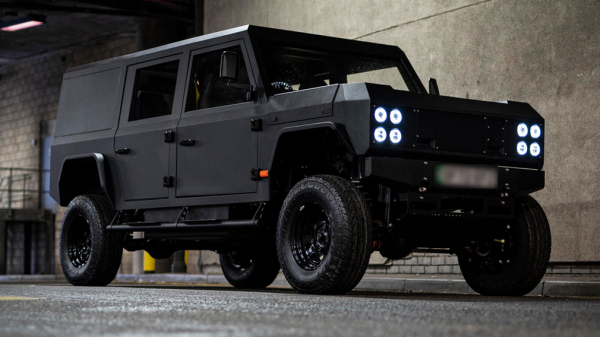 Американцы обвинили британцев в краже дизайна примитивного внедорожника Американцы обвинили британцев в краже дизайна примитивного внедорожника