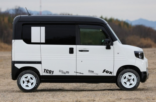 Компактний мінівен Honda &laquo;перетворили&raquo; на Defender