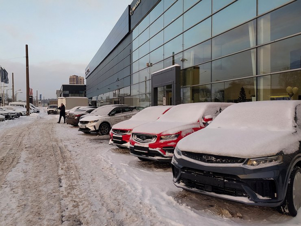 Автокредит дадут не всем, новые машины не подешевеют, а &laquo;китайцы&raquo; погубят АВТОВАЗ: итоги недели