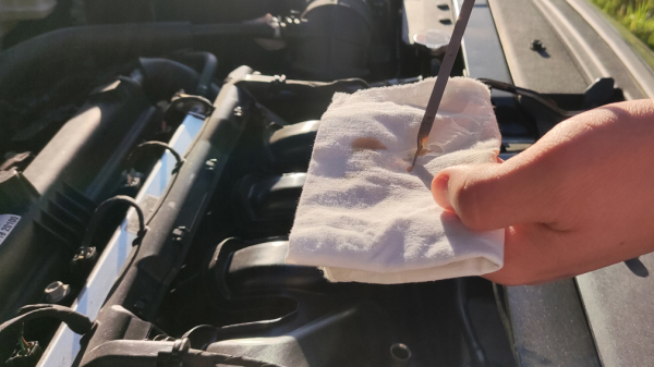 Можно ли ездить на машине при минимальном уровнем масла на щупе