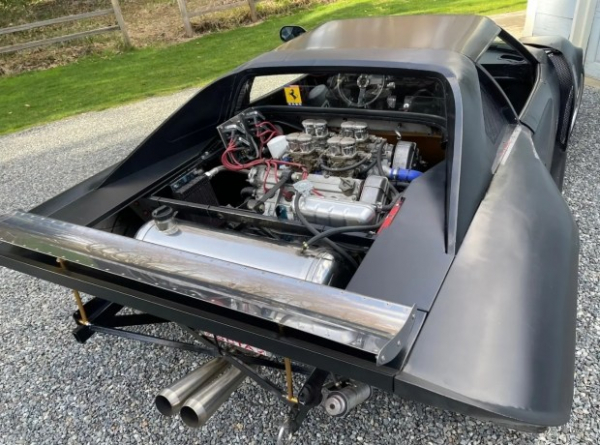 Класичний спорткар Ferrari 80-х отримав зухвалий та незвичайний тюнінг