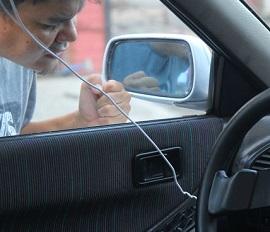 Как открыть машину без помощи ключа Как открыть машину без помощи ключа