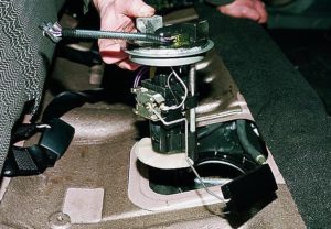 Как поменять фильтр на бензонасосе