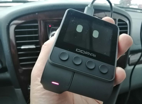 Какой видеорегистратор убережет от штрафа за поворот со второго ряда