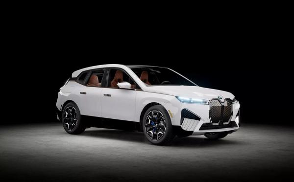 Компания BMW отзывает 15 000 автомашин BMW iX и X1 из-за срабатывания подушек безопасности
