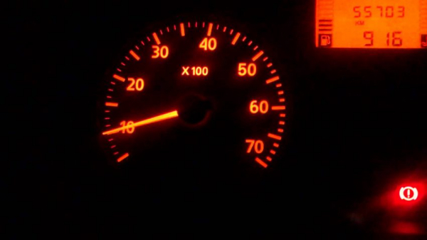 Почему на холостых скачут обороты двигателя