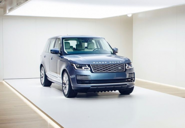 Почему россияне стали массово отказываться от Mercedes, BMW и других &laquo;премиалов&raquo;