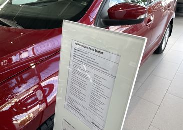 Прошлись по салонам: сколько стоят бюджетные Kia, Hyundai, Skoda, VW и LADA