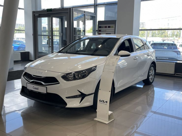 Прошлись по салонам: сколько стоят бюджетные Kia, Hyundai, Skoda, VW и LADA