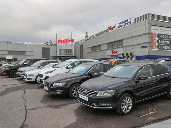 Российские дилеры начали перепродавать «серые» автомобили друг другу Российские дилеры начали перепродавать «серые» автомобили друг другу