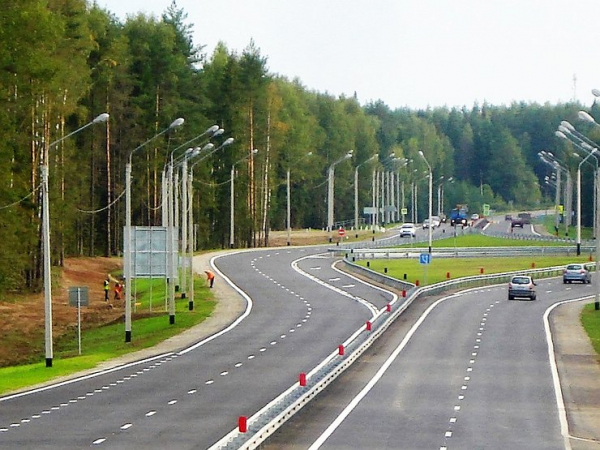 С 1 марта электромобили поедут по платным трассам России задаром