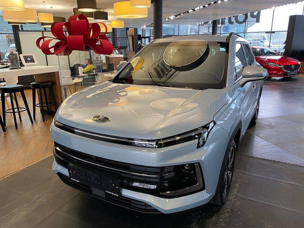 Седаны начинают и проигрывают, или Кому в России надоели кроссоверы