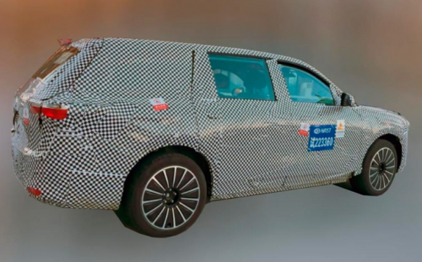 В Китае на шпионские фотоснимки попал кроссовер Aito M9 с технологиями бренда Huawei