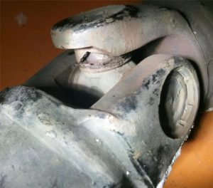 Замена крестовины карданного вала и рулевого вала своими руками Замена крестовины карданного вала и рулевого вала своими руками