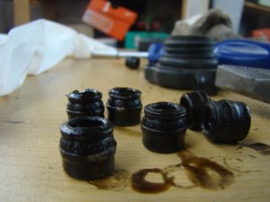 Замена маслосъемных колпачков (сальников клапанов)