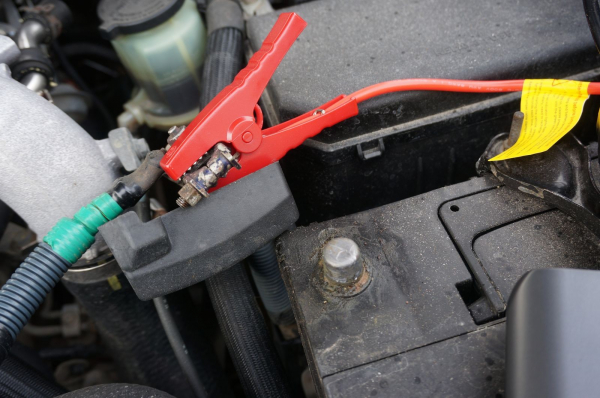 &laquo;1000 ампер в номинале, 2000 &ndash; в пике!&raquo;. Обзор ультракомпактного мобильного пускового устройства ПускАч JS 10000