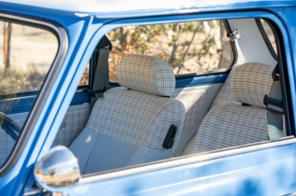 У США вінтажний MINI перетворили на електрокар