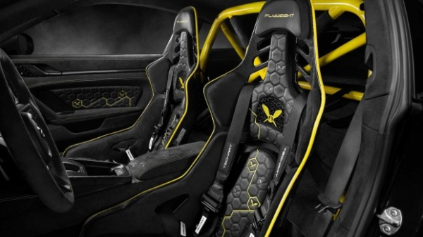 Розсекречено купе GTstreet R Flyweight на базі Porsche 911 Turbo S Розсекречено купе GTstreet R Flyweight на базі Porsche 911 Turbo S