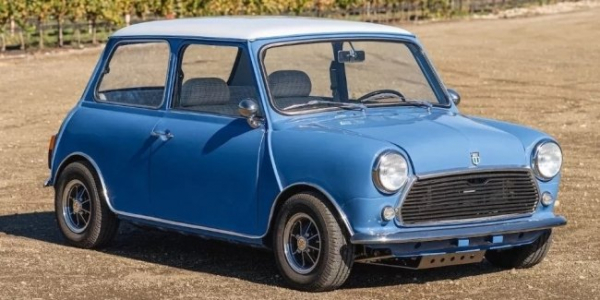 У США вінтажний MINI перетворили на електрокар