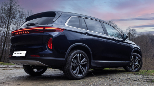 Какие китайские автоновинки приедут в Россию в 2023 году