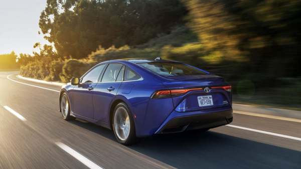 Дебютировал водородный седан Toyota Mirai 2023 года