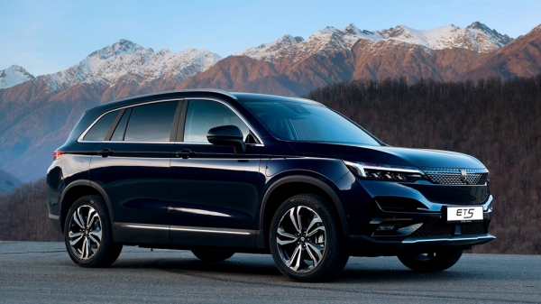 Какие китайские автоновинки приедут в Россию в 2023 году