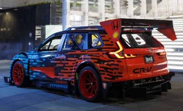 Кросовер Honda CR-V оснастили двигуном боліду IndyCar