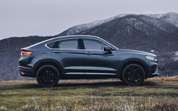 Автосайт &laquo;За рулем&raquo; назвал купе-кроссовер Geely Tugella китайским авто с самым надежным двигателем