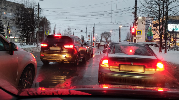 Надо ли переключать АКПП в нейтраль на светофоре: эксперт все объяснил